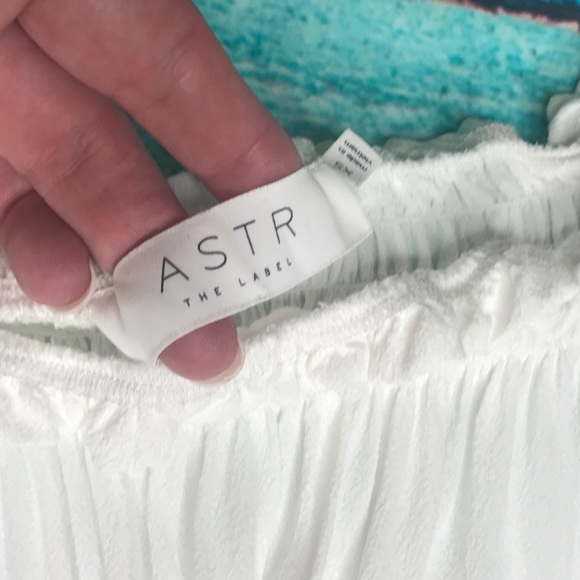 ASTR White Boho Ruched Neck Off Shoulder Blouse - Picture 4 of 5